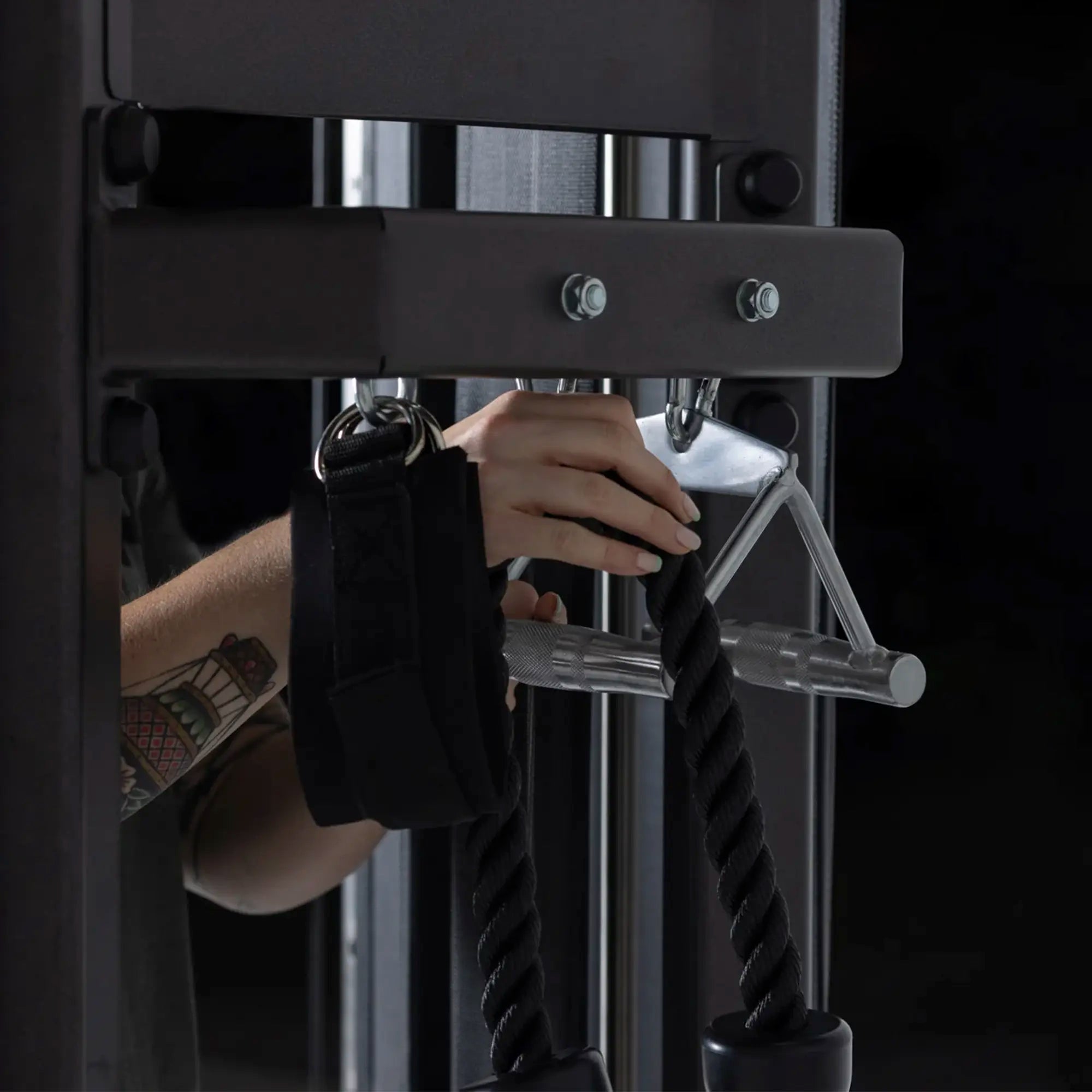 三角 V 型划船把手